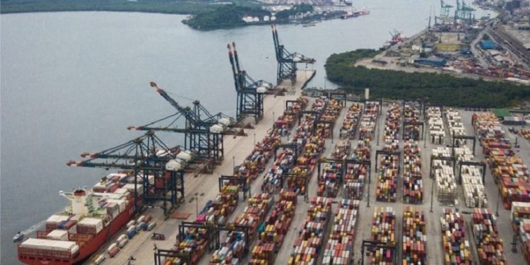 O Porto de Santos responde por quase 30% da balança comercial do país - Foto: Divulgação/Porto de Santos