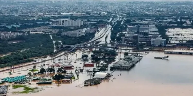 Quase um milhão de pessoas foram afetadas pelas consequências das fortes chuvas Crédito da Imagem: Divulgação: Agência Brasil / Fotógrafo: Ricardo Stuckert-PR