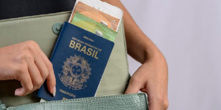 Passaporte brasileiro abre as portas em quantos países - Foto: Canva