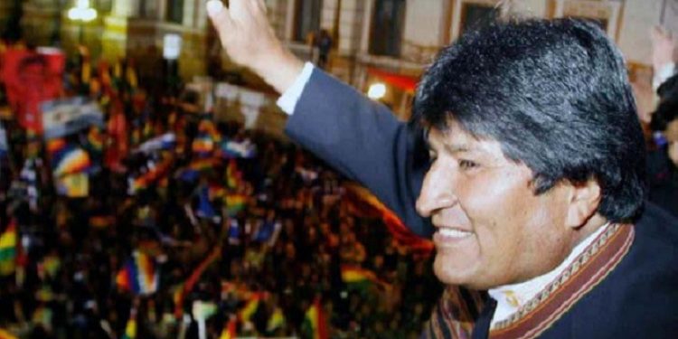 Evo Morales: de líder dos "cocaleros" a presidente da Bolívia