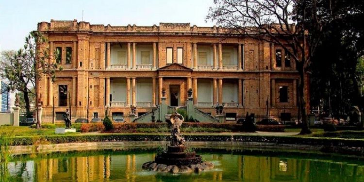 A Pinacoteca do Estado de São Paulo é um dos mais importantes museus de arte do Brasil. Ocupa um edifício construído em 1900, no Jardim da Luz, centro de São Paulo - Foto: Reprodução