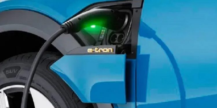 Vendas de carros elétricos crescem mais de 5% na Europa enquanto veículos a gasolina enfrentam uma das maiores quedas na história (Audi/Divulgação)